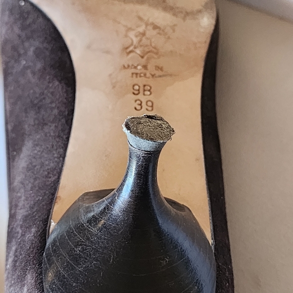 BCBG MaxAzria brown suede kitten heels - Picture 7 of 9